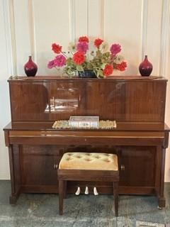Pianoforte verticale PETROF modello 118