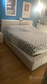 Letto matrimoniale completo di rete a doghe