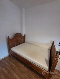 letto stile anni 1900.