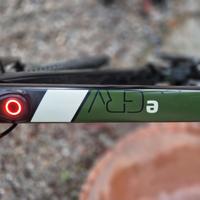 Gravel carbonio assistita