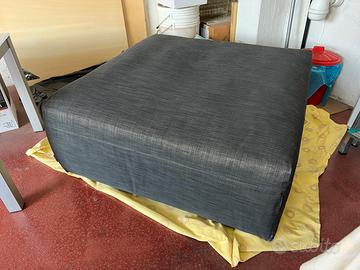 Pouf, tavolino cristallo e tavolini d’arredo