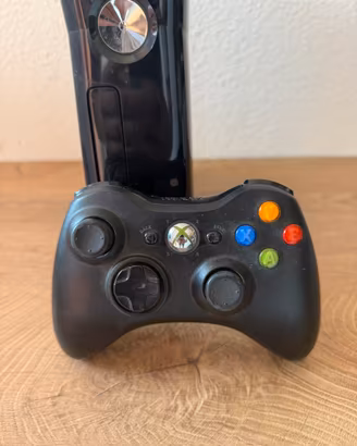 Xbox 360 + Controller- NON TESTATA - NO CAVI