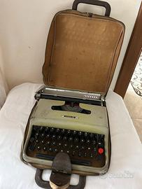 Macchina da scrivere Olivetti