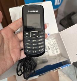 samsung telefono con tasti nero