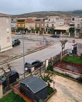 Palazzo / Stabile di 240 m² con 5 locali a Vita