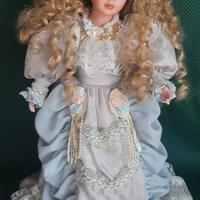 splendida bambola di porcellana vintage