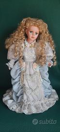 splendida bambola di porcellana vintage