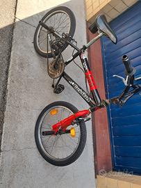 bicicletta BMX 