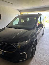 Ford Tourneo Connect passo lungo