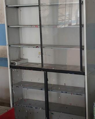 Vetrina armadio scaffale armadietto con vetrata