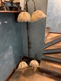 Piantana in ferro battuto con 2 abat-jour