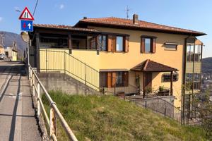 Casa bifamiliare a Piazza S.Stefano