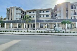 Locale commerciale fronte strada