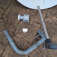 Antenna parabola, illuminatore e staffa