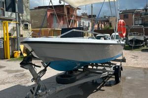 Barca con carrello in ottime condizione