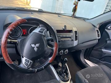 Mitsubishi outlander 2.200 4WD DEL 2008 con 7 post