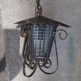 lampada per esterno in ferro battuto