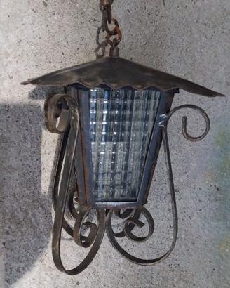lampada per esterno in ferro battuto