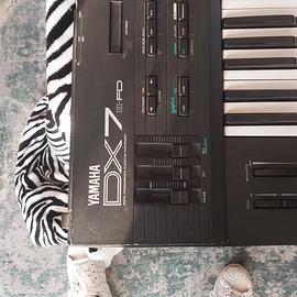 Yamaha DX 7 II FD