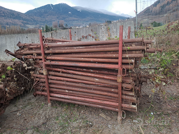 Puntelli croce e piastra