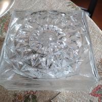 Lampadario quadrato con un cerchio grande