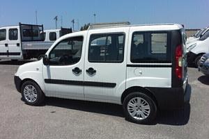 fiat doblo MJT vettura con 5 posti