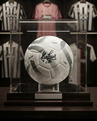 Pallone Autografato da Alessandro Del Piero