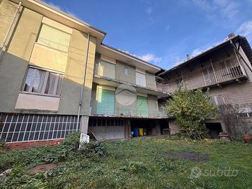 CASA SEMINDIPENDENTE A PONT-CANAVESE