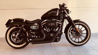 Harley‑Davidson Sportster 883 Custom.