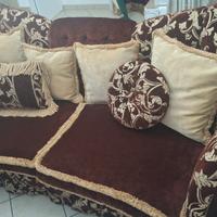salotto con n.6 cuscini e pouf 