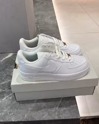 Nike Air Force 1 bianco taglia 39 nuove