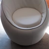 Poltrona in pelle bianca