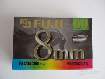 Videocassetta Fuji P5-60 da 8 mm.