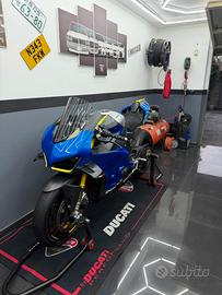 Ducati Panigale V4S 2023