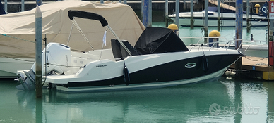 Quiksilver 675 sundek 225 cv