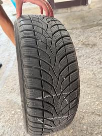 Gomme auto