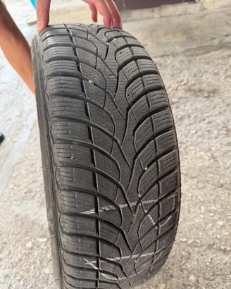 Gomme auto