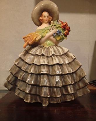 Damina in ceramica cacciapuoto