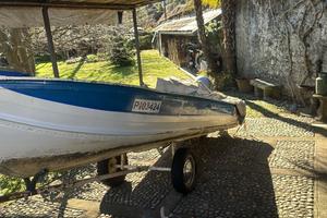 Barca a motore modello Canadian 430