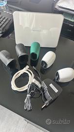 Arlo base più  2 videocamere