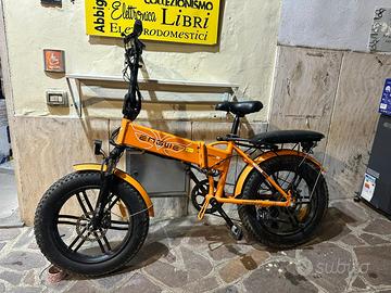Bicicletta elettrica 2 pari al nuovo, trattabile