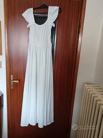 abito bianco da donna elegante 