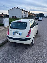Lancia ypsilon