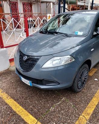 Lancia Ypsilon 0.9 TwinAir 85 CV 5 porte Metano Ec