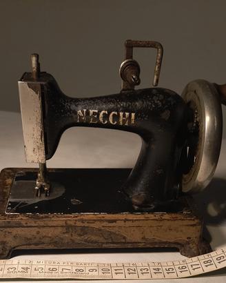 Necchi macchina da cucire