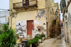 6 LOCALI A CASTELLANETA