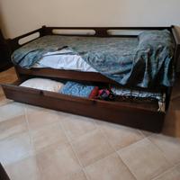 Letto singolo con altro letto sottostante in legno