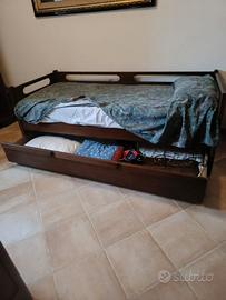 Letto singolo con altro letto sottostante in legno