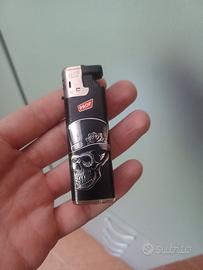 accendino con teschio