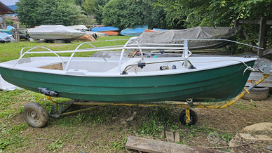 Barca da pesca con motore